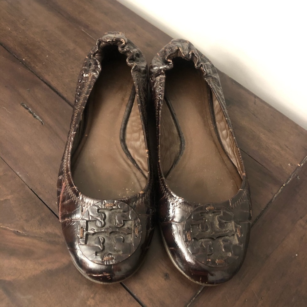 Tory Burch Reva Brown Crocodile Print Flats